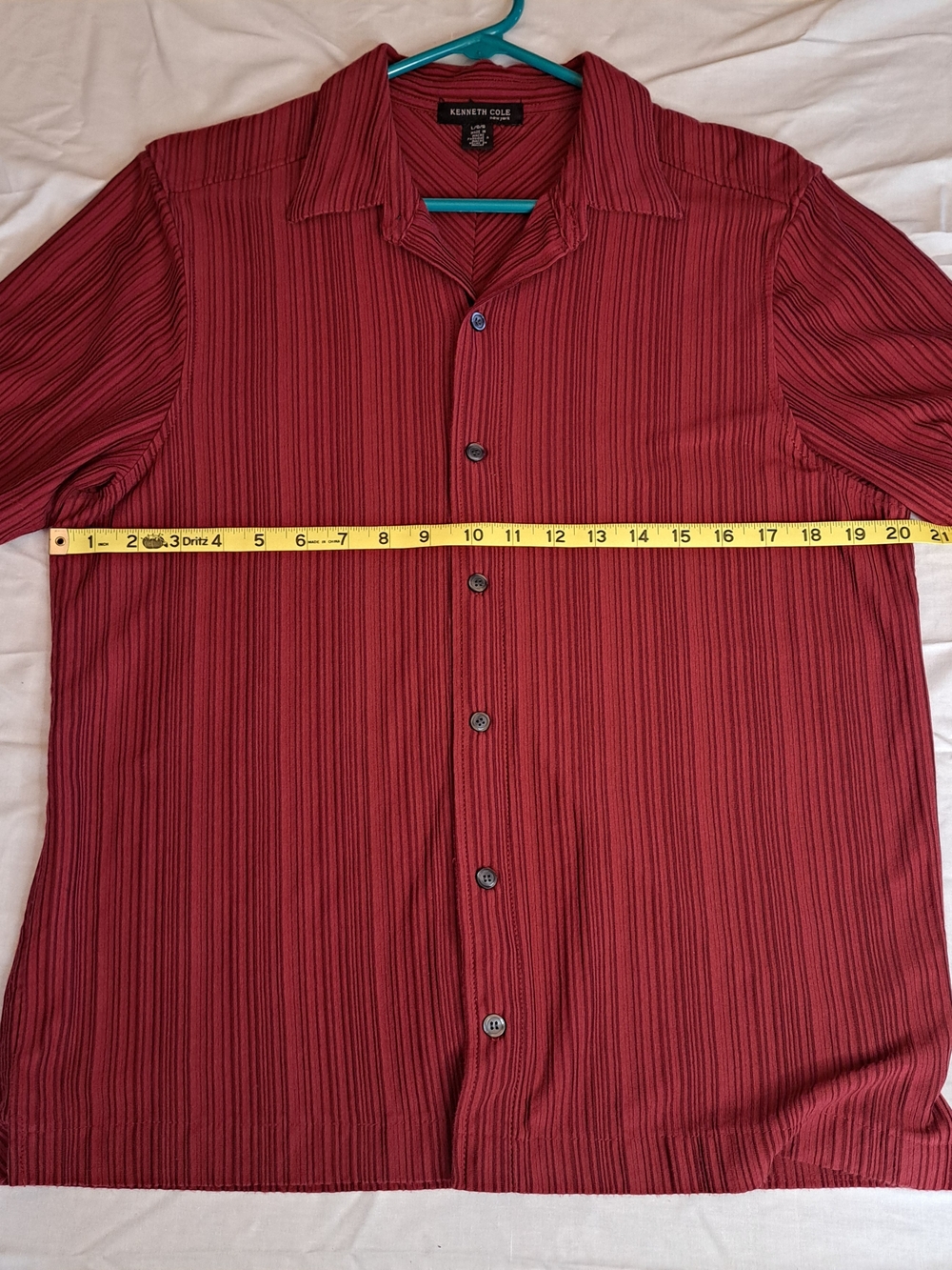 Kenneth Cole New York Short Sleeved Button Down Red Striped Shirt Size Large